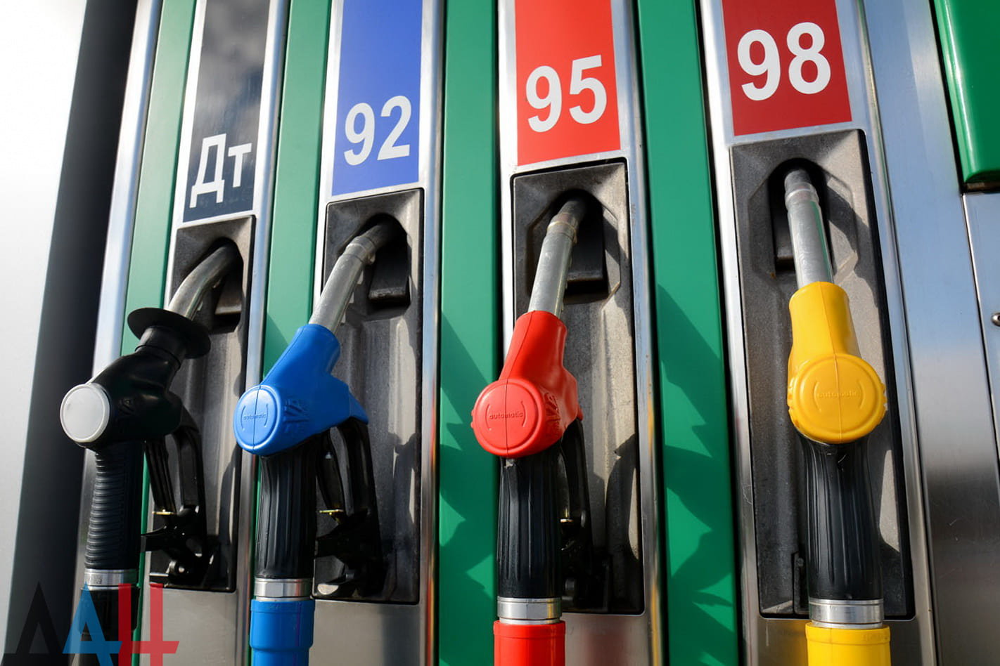 Продажи бензина превзошли нормативы, но оптовые цены растут